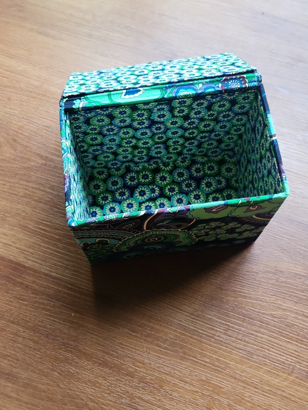 Vera Bradley BLUE RHAPSODY Recipe Box. Retired. - Picture 2 of 4